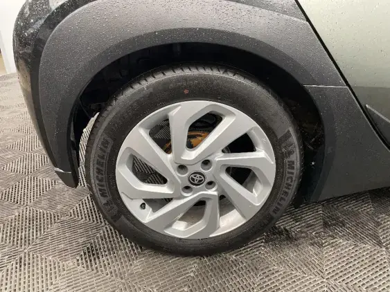 TOYOTA AYGO X - voiture d'occasion - Photo 24