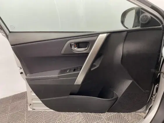 TOYOTA AURIS II - voiture d'occasion - Photo 19