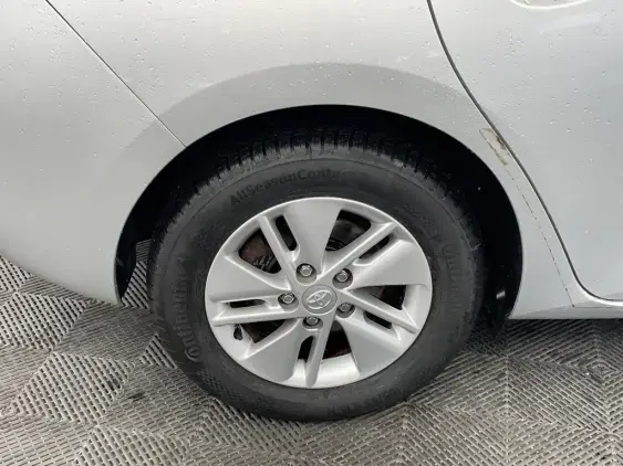 TOYOTA AURIS II - voiture d'occasion - Photo 24