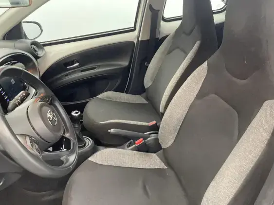 TOYOTA AYGO X - voiture d'occasion - Photo 18