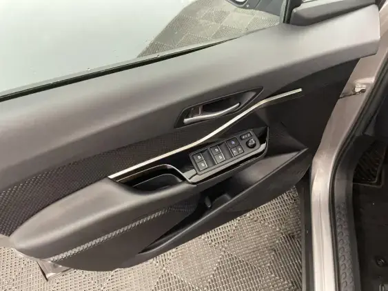 TOYOTA C-HR - voiture d'occasion - Photo 19