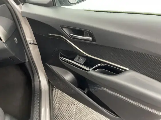 TOYOTA C-HR - voiture d'occasion - Photo 20