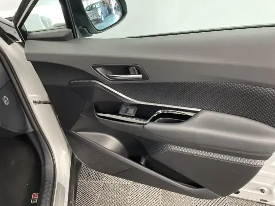 TOYOTA C-HR - voiture d'occasion - Photo 20