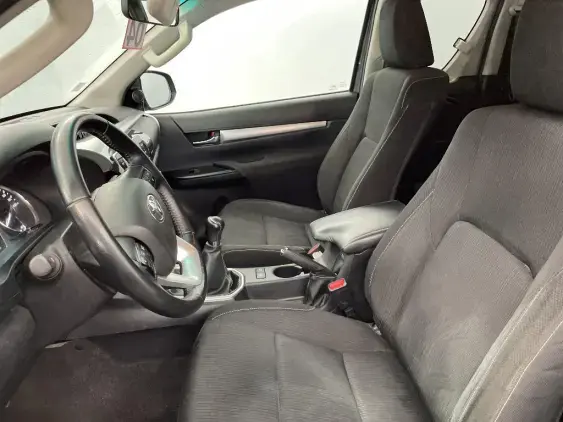 TOYOTA HILUX VIII - voiture d'occasion - Photo 17