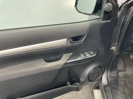 TOYOTA HILUX VIII - voiture d'occasion - Photo 18