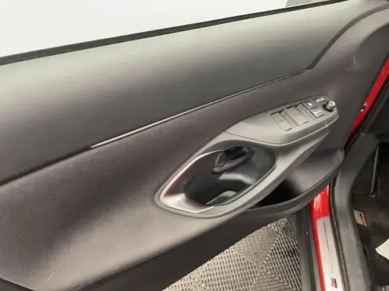 TOYOTA YARIS CROSS I - voiture d'occasion - Photo 19