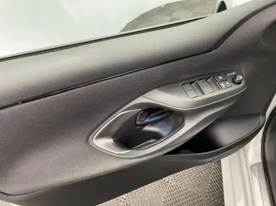 TOYOTA YARIS IV - voiture d'occasion - Photo 19