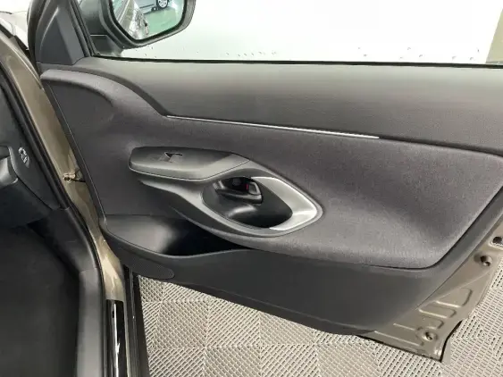 TOYOTA YARIS CROSS I - voiture d'occasion - Photo 20