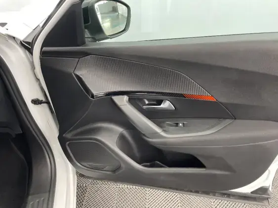 PEUGEOT 2008 II - voiture d'occasion - Photo 20