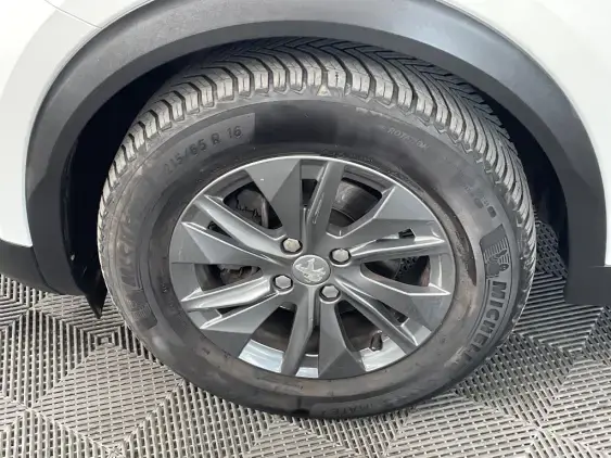 PEUGEOT 2008 II - voiture d'occasion - Photo 23