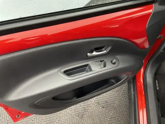 TOYOTA AYGO X - voiture d'occasion - Photo 19