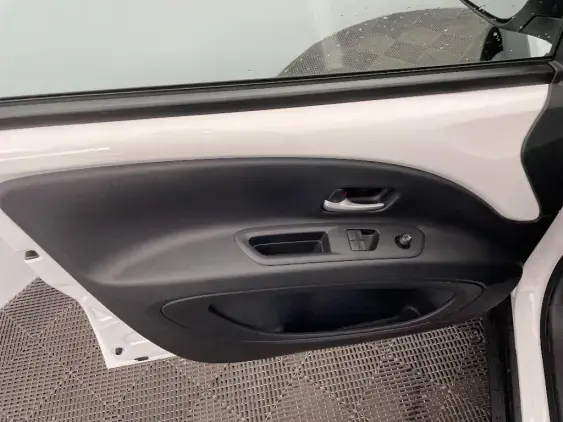 TOYOTA AYGO X - voiture d'occasion - Photo 19