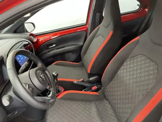 TOYOTA AYGO X - voiture d'occasion - Photo 18