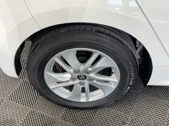 TOYOTA YARIS IV - voiture d'occasion - Photo 25