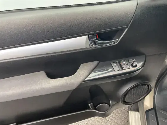 TOYOTA HILUX VIII - voiture d'occasion - Photo 19