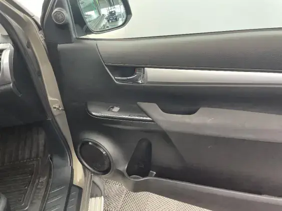 TOYOTA HILUX VIII - voiture d'occasion - Photo 20