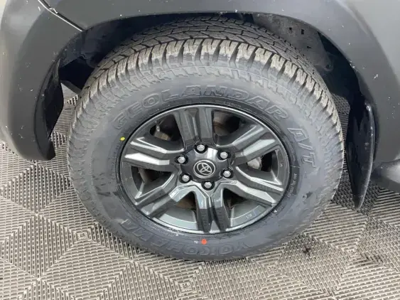 TOYOTA HILUX VIII - voiture d'occasion - Photo 23