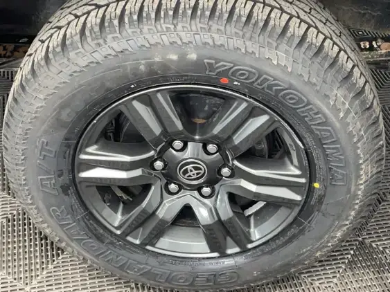 TOYOTA HILUX VIII - voiture d'occasion - Photo 24