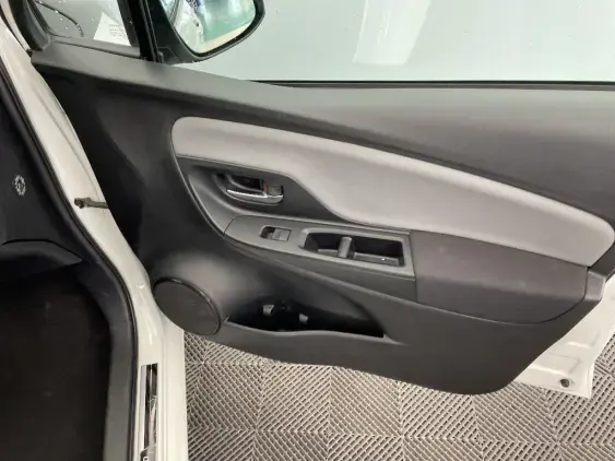 TOYOTA YARIS III - voiture d'occasion - Photo 20