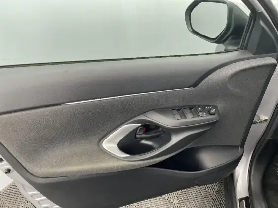 TOYOTA YARIS CROSS I - voiture d'occasion - Photo 19
