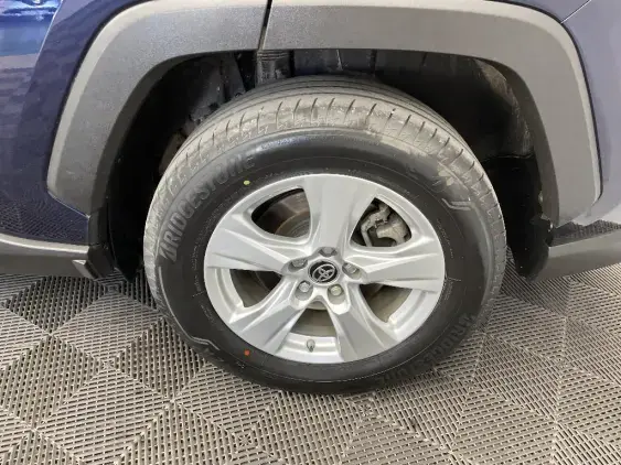 TOYOTA RAV4 V - voiture d'occasion - Photo 24