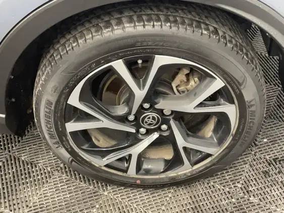 TOYOTA C-HR - voiture d'occasion - Photo 24