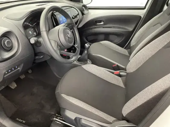 TOYOTA AYGO X - voiture d'occasion - Photo 18