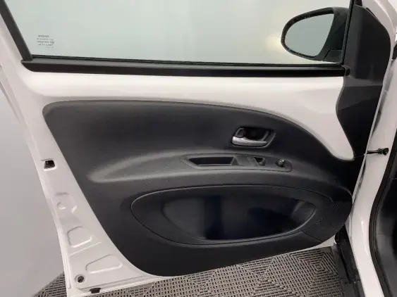 TOYOTA AYGO X - voiture d'occasion - Photo 19