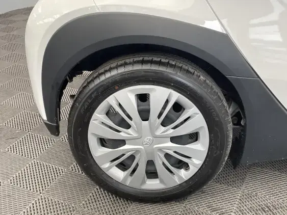 TOYOTA AYGO X - voiture d'occasion - Photo 25