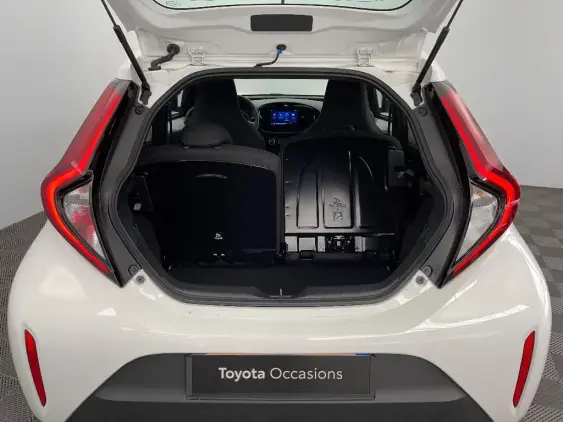 TOYOTA AYGO X - voiture d'occasion - Photo 16