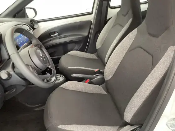 TOYOTA AYGO X - voiture d'occasion - Photo 18