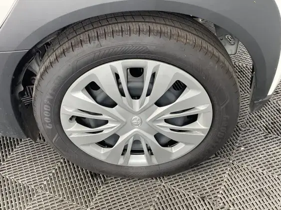 TOYOTA AYGO X - voiture d'occasion - Photo 24