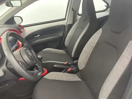 TOYOTA AYGO X - voiture d'occasion - Photo 17