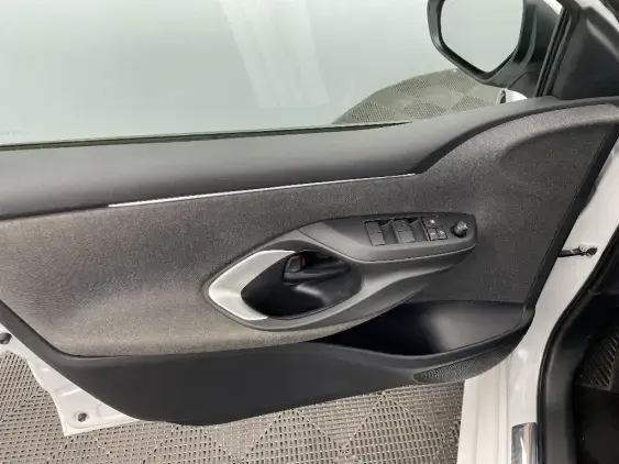 TOYOTA YARIS IV - voiture d'occasion - Photo 19