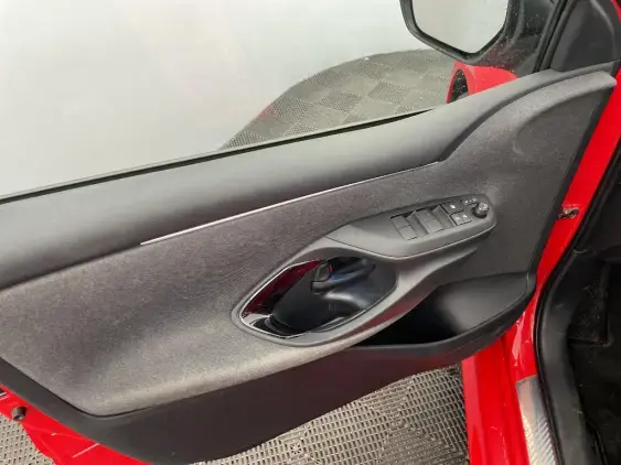 TOYOTA YARIS IV - voiture d'occasion - Photo 19