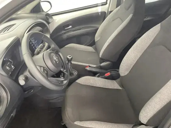 TOYOTA AYGO X - voiture d'occasion - Photo 18