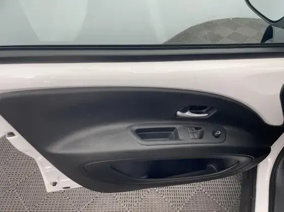 TOYOTA AYGO X - voiture d'occasion - Photo 19