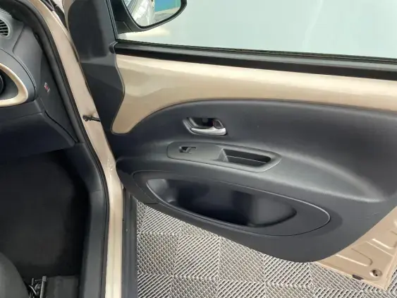 TOYOTA AYGO X - voiture d'occasion - Photo 19