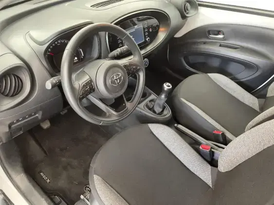 TOYOTA AYGO X - voiture d'occasion - Photo 18
