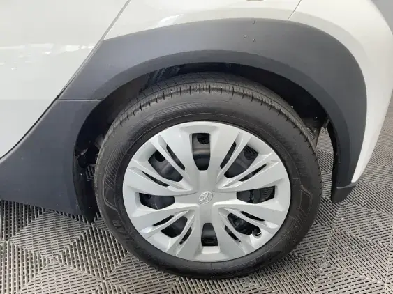 TOYOTA AYGO X - voiture d'occasion - Photo 24