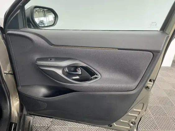 TOYOTA YARIS CROSS I - voiture d'occasion - Photo 19
