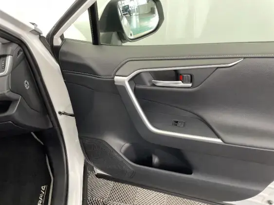 TOYOTA RAV4 V - voiture d'occasion - Photo 20