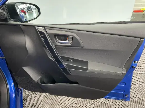 TOYOTA AURIS II - voiture d'occasion - Photo 20