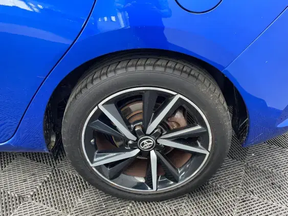 TOYOTA AURIS II - voiture d'occasion - Photo 24