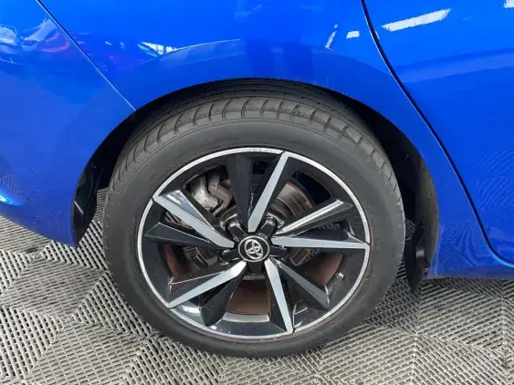 TOYOTA AURIS II - voiture d'occasion - Photo 25