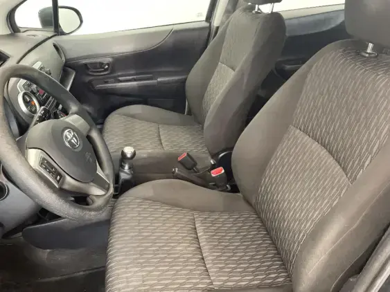 TOYOTA YARIS III - voiture d'occasion - Photo 18