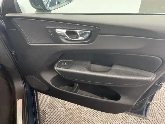 VOLVO XC60 II - voiture d'occasion - Photo 20