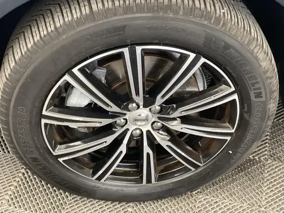 VOLVO XC60 II - voiture d'occasion - Photo 23