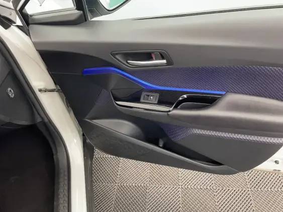 TOYOTA C-HR - voiture d'occasion - Photo 20