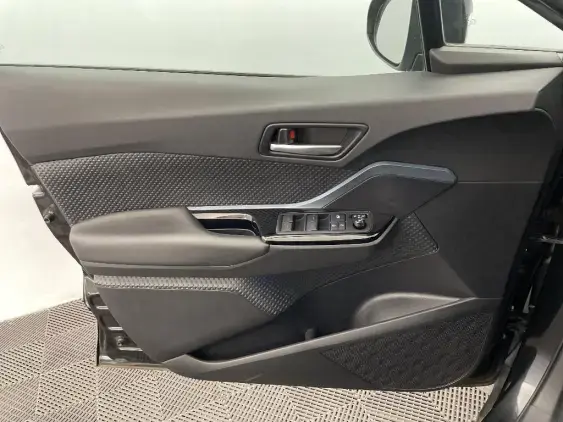 TOYOTA C-HR - voiture d'occasion - Photo 19